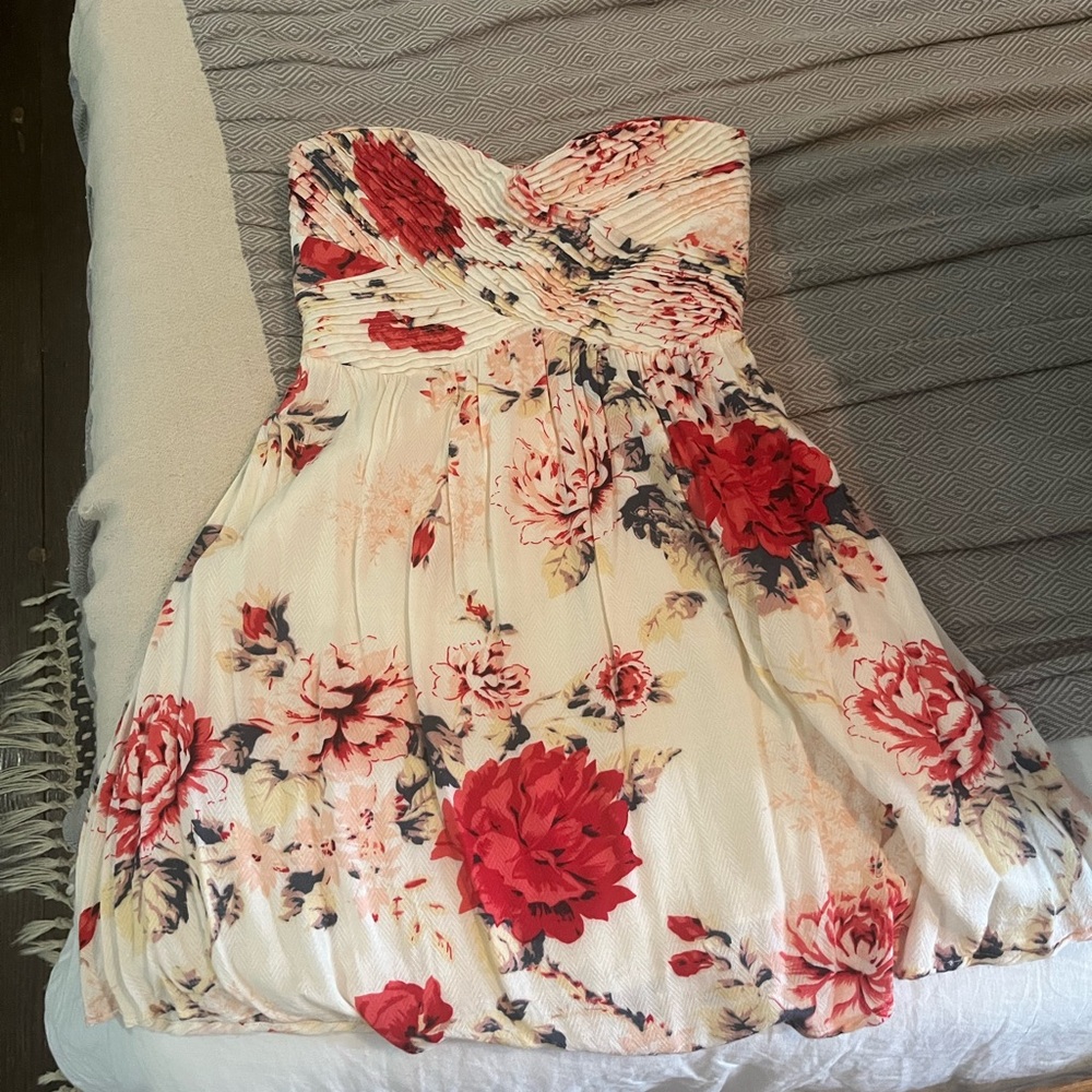 Kimchi Blue mini strapless dress